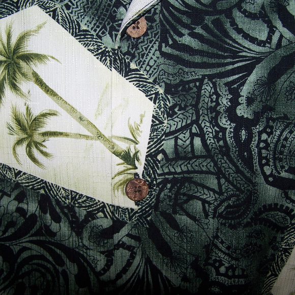 TOMMY BAHAMA 100% SILK HAWAIIAN PALMS SHIRT S2799 - Picture 2 of 6